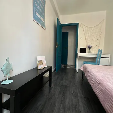 Layla - Solo Familias アパート